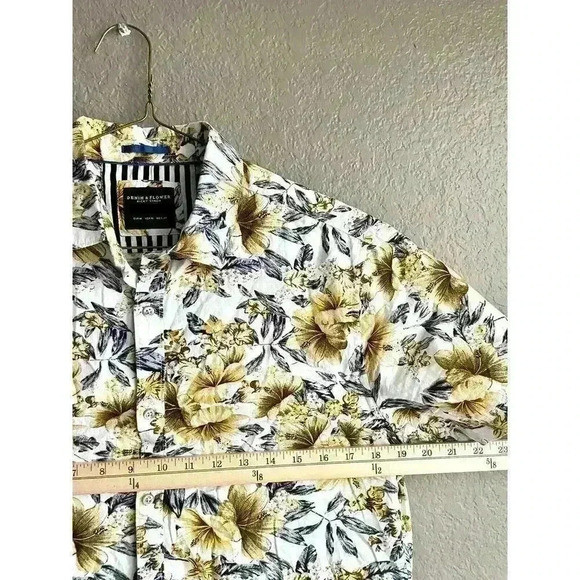 Denim & Flower Floral Medium Yellow Hawaiian Shirt Short Sleeve Button-up - Picture 7 of 7